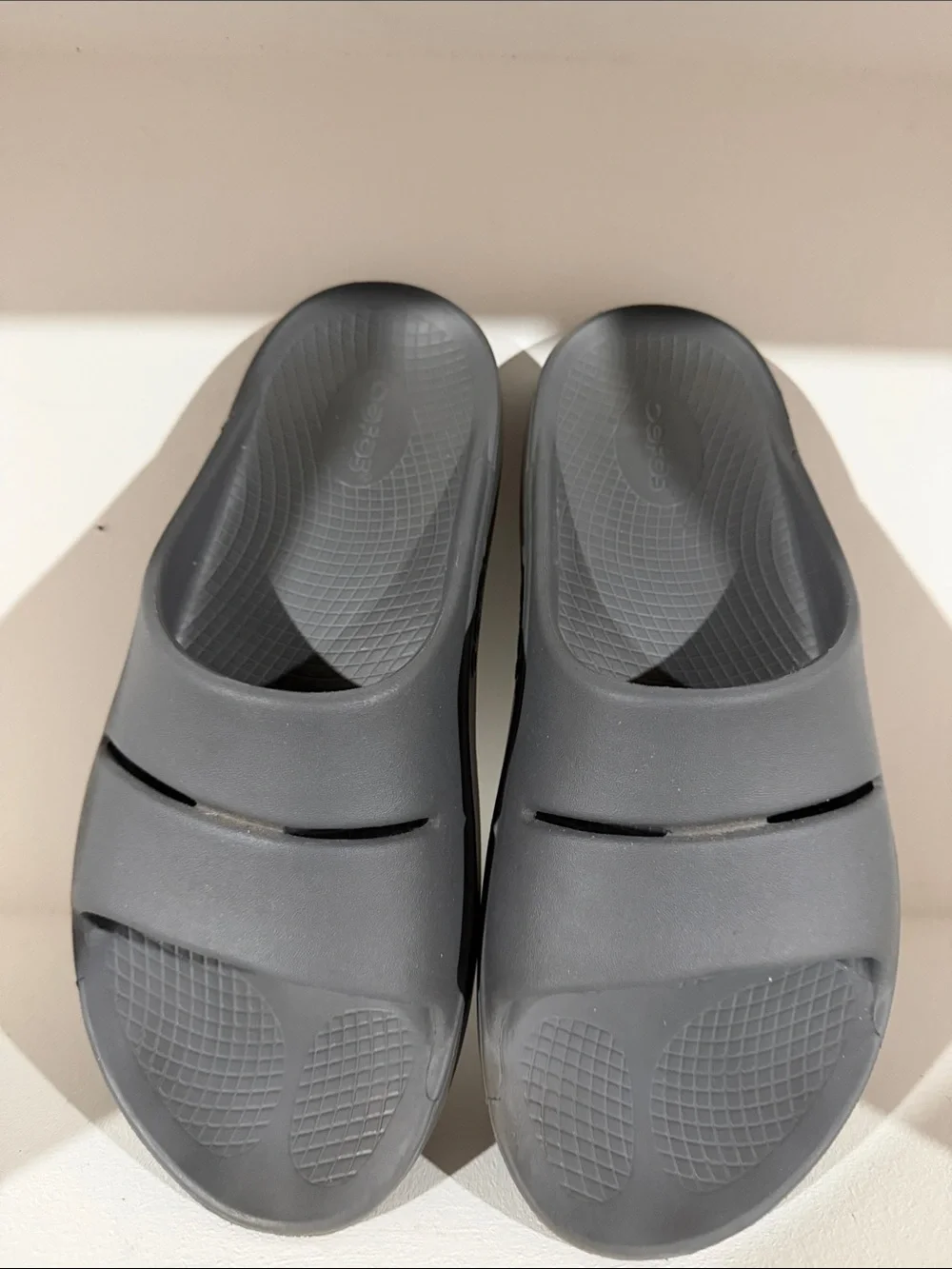 Oofos Ooahh Recovery Slides Grey Men’s Size 10 Women’s 11